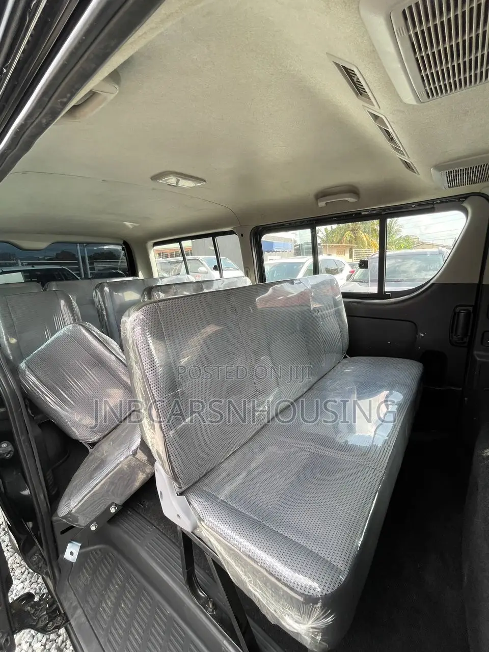 Toyota HiAce 2013 Black