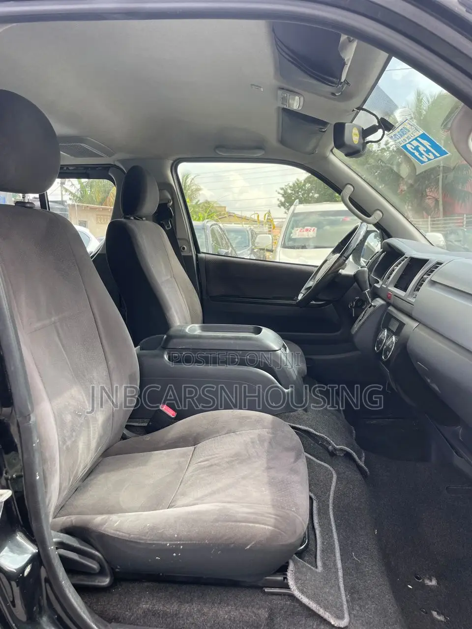 Toyota HiAce 2013 Black