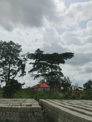 Plot in Adumakase
