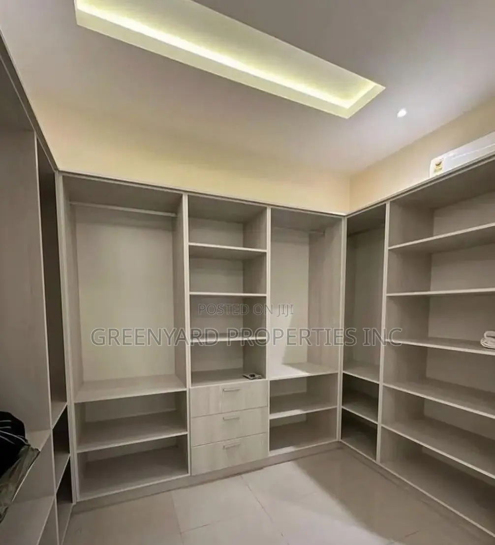 4bdrm House in Ashaley Botwe for sale