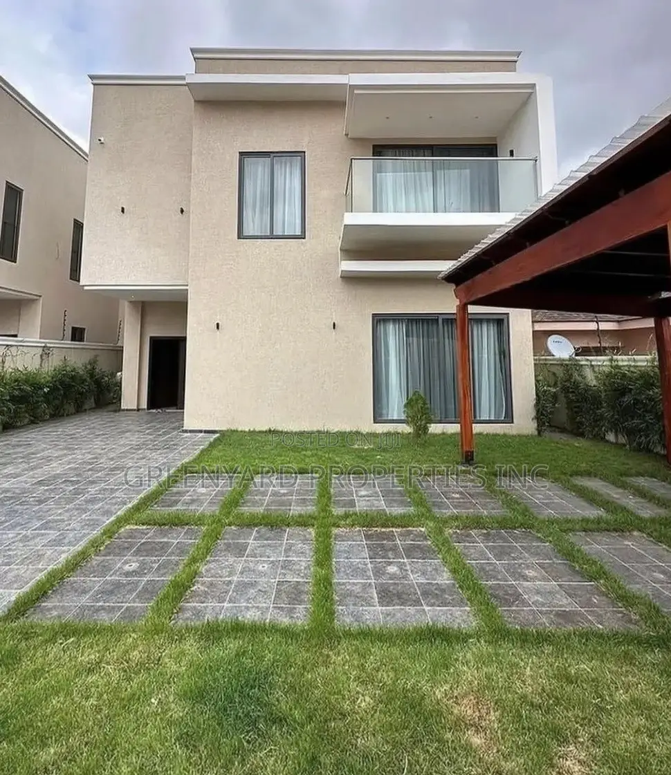 4bdrm House in Ashaley Botwe for sale