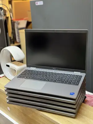 Laptop Dell Latitude 5520 16GB Intel Core I5 SSD 256GB
