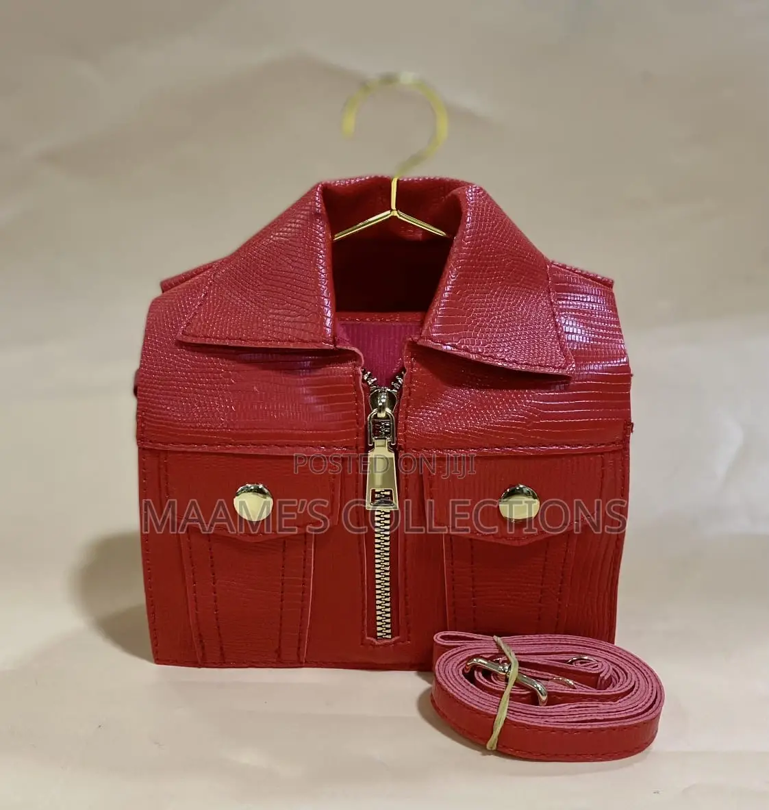 Women’S Unique Shape Crossbody Bag.