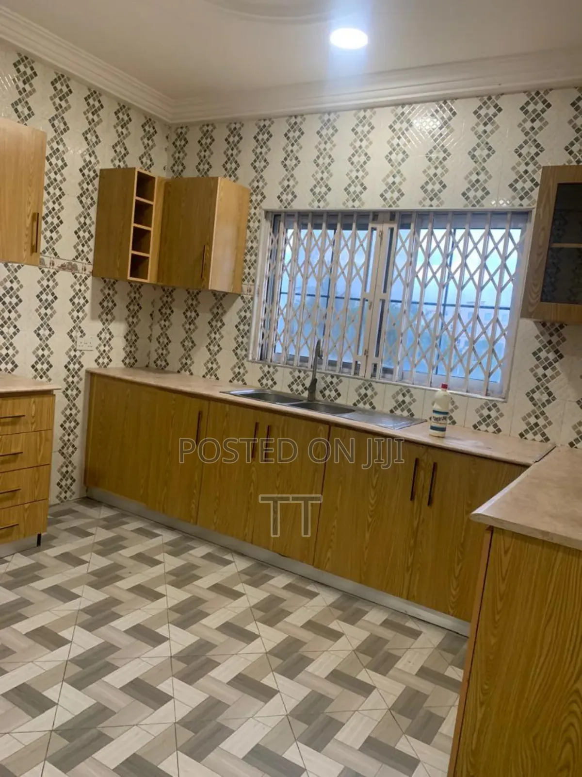 3bdrm House in Nungua Adogono, Junction Mall Area for rent