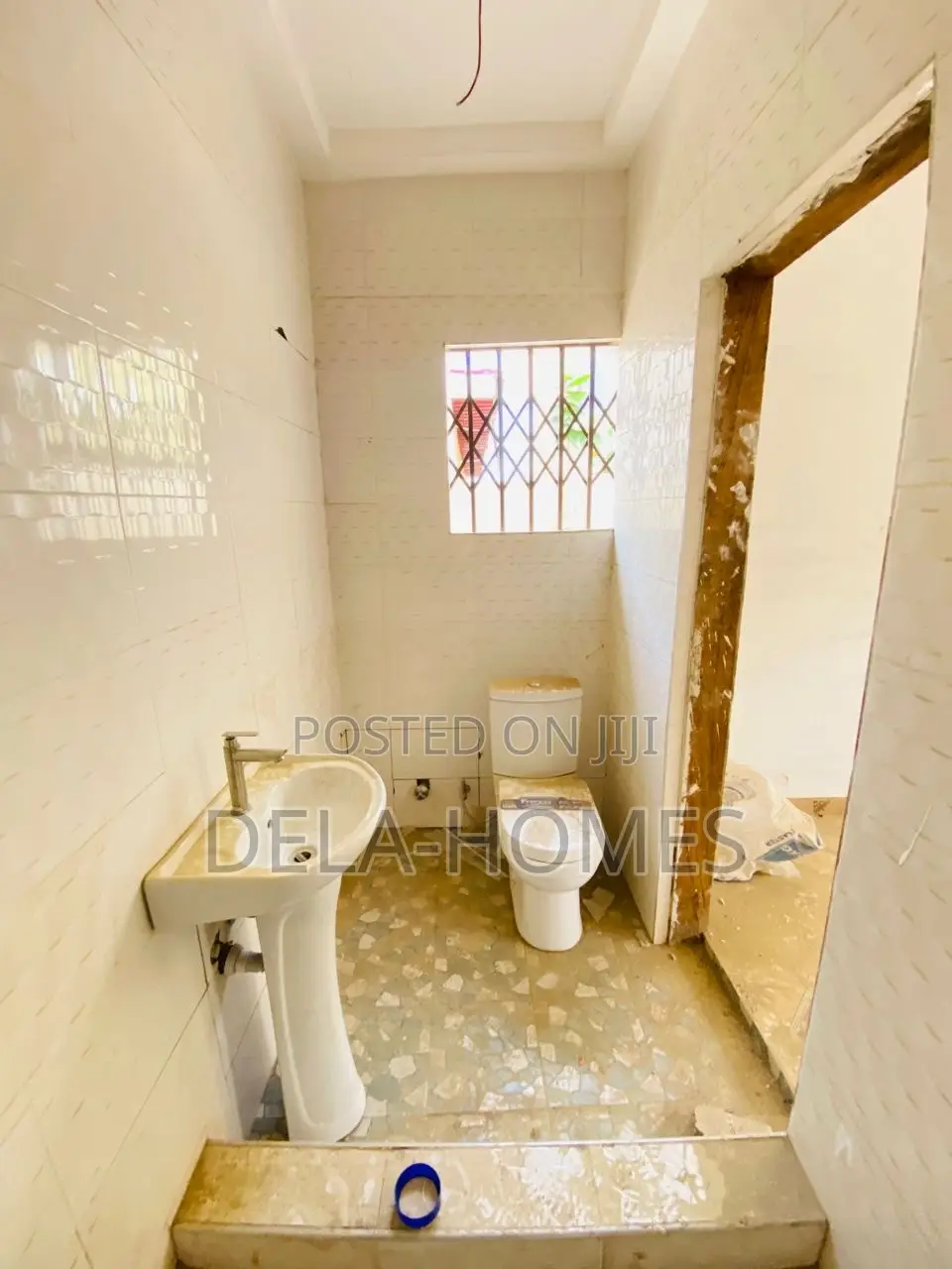2bdrm Apartment in Ashaley Botwe, Lake Side Estate for rent