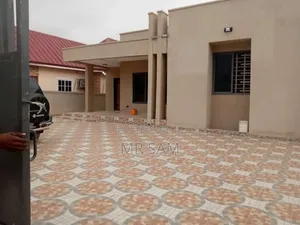 3bdrm House in Ablekuma Odumase for sale