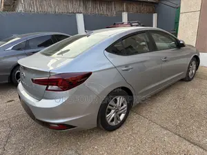 Hyundai Elantra SE 2020 Gray