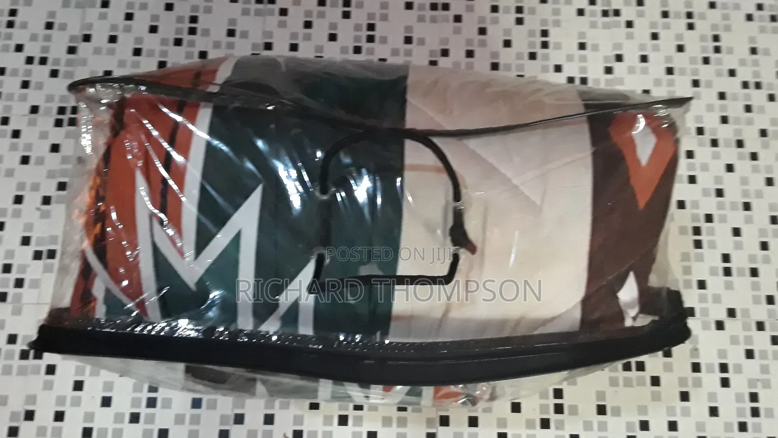 Dan Famous Soft Bed Duvet With 2 Pillow Cases.