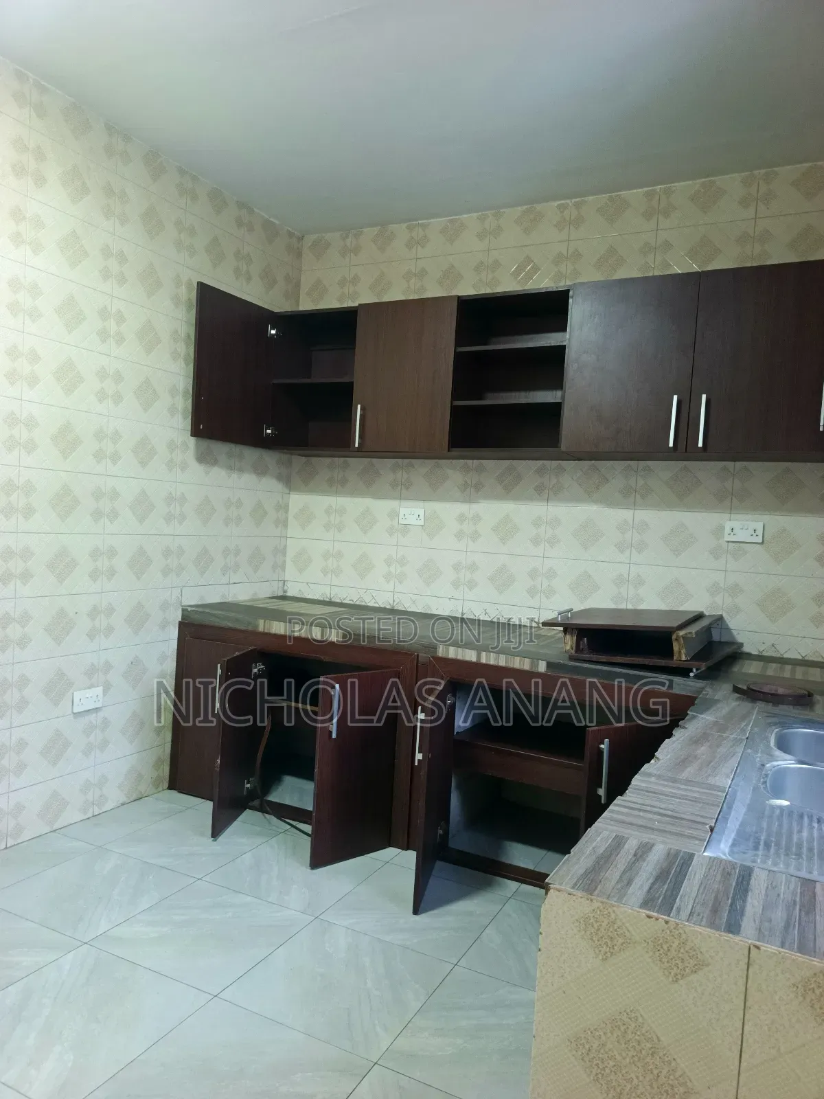 3bdrm Apartment in Dorns Properties, Tseaddo for rent