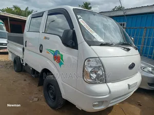 Bongo Double Cabin White