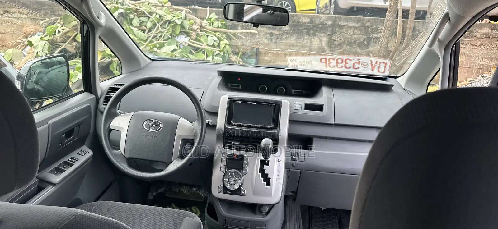 Toyota Voxy 2011 Black