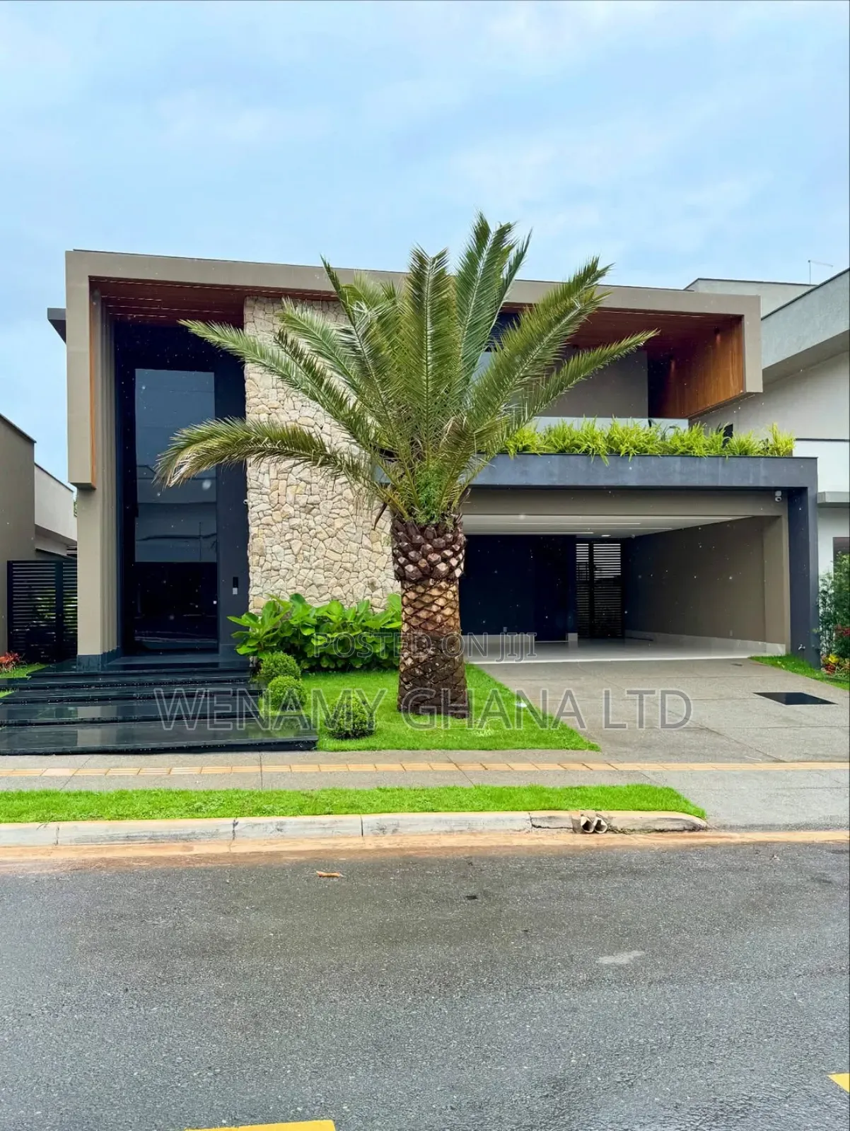 Furnished 4bdrm Duplex in Accra for sale