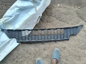 Toyota Rav4 2016,2017,2018 Down Grille/ Bumper Grille Xle