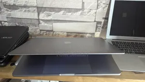 Laptop Apple MacBook Pro 2018 16GB Intel Core I7 SSD 256GB