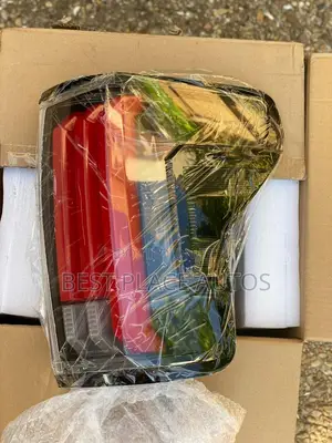 Toyota Tundra 2007-2013 Spec Taillight