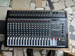 Yamaha Powered Mixer 16-Channel