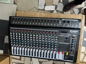 Yamaha Powered Mixer 16-Channel