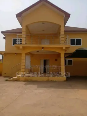 6bdrm House in Sakumono Community13, Tema Metropolitan for sale