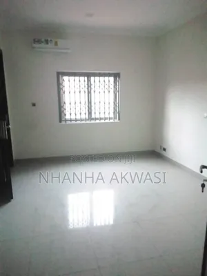 6bdrm House in Sakumono Community13, Tema Metropolitan for sale