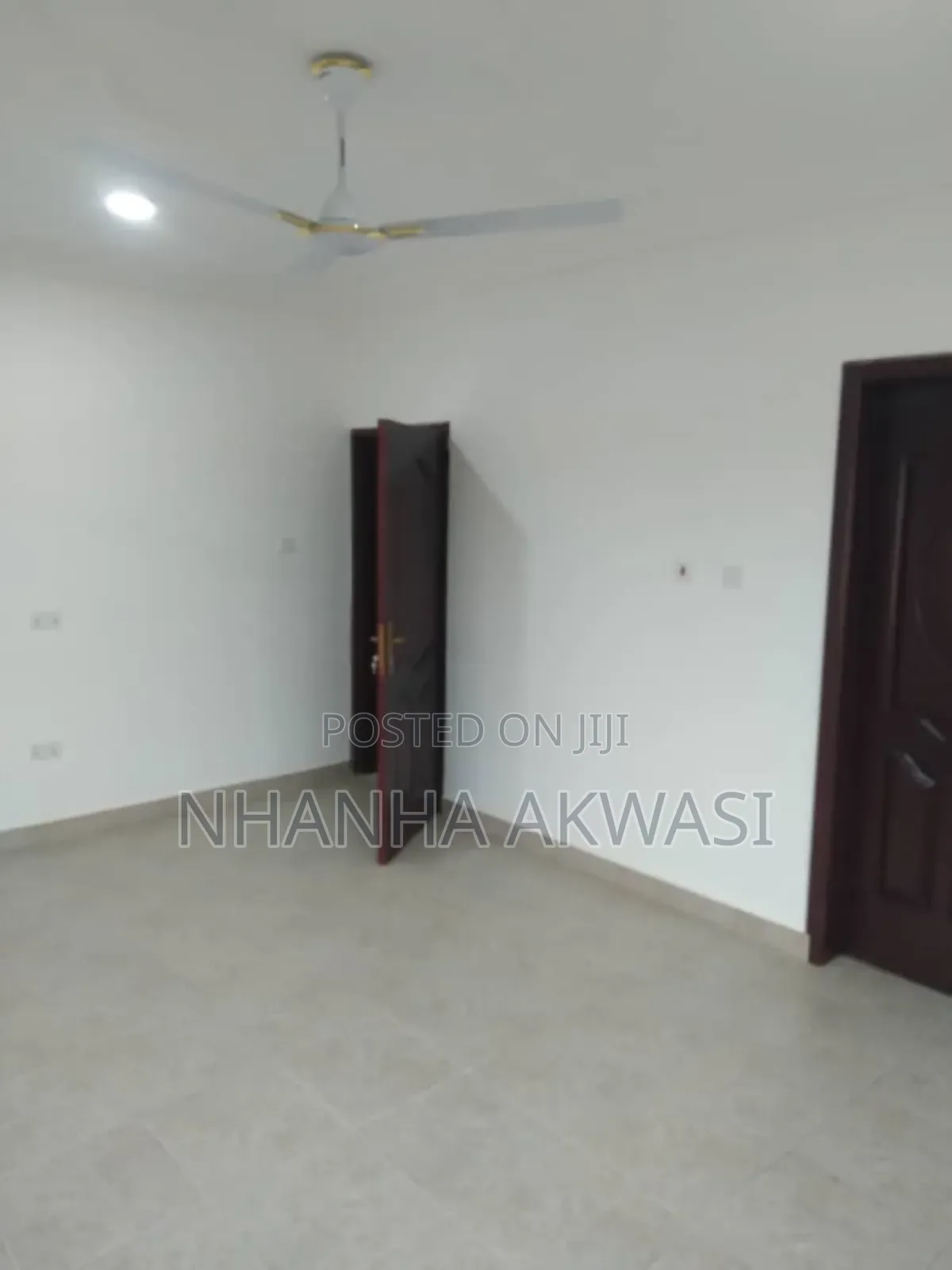 6bdrm House in Sakumono Community13, Tema Metropolitan for sale