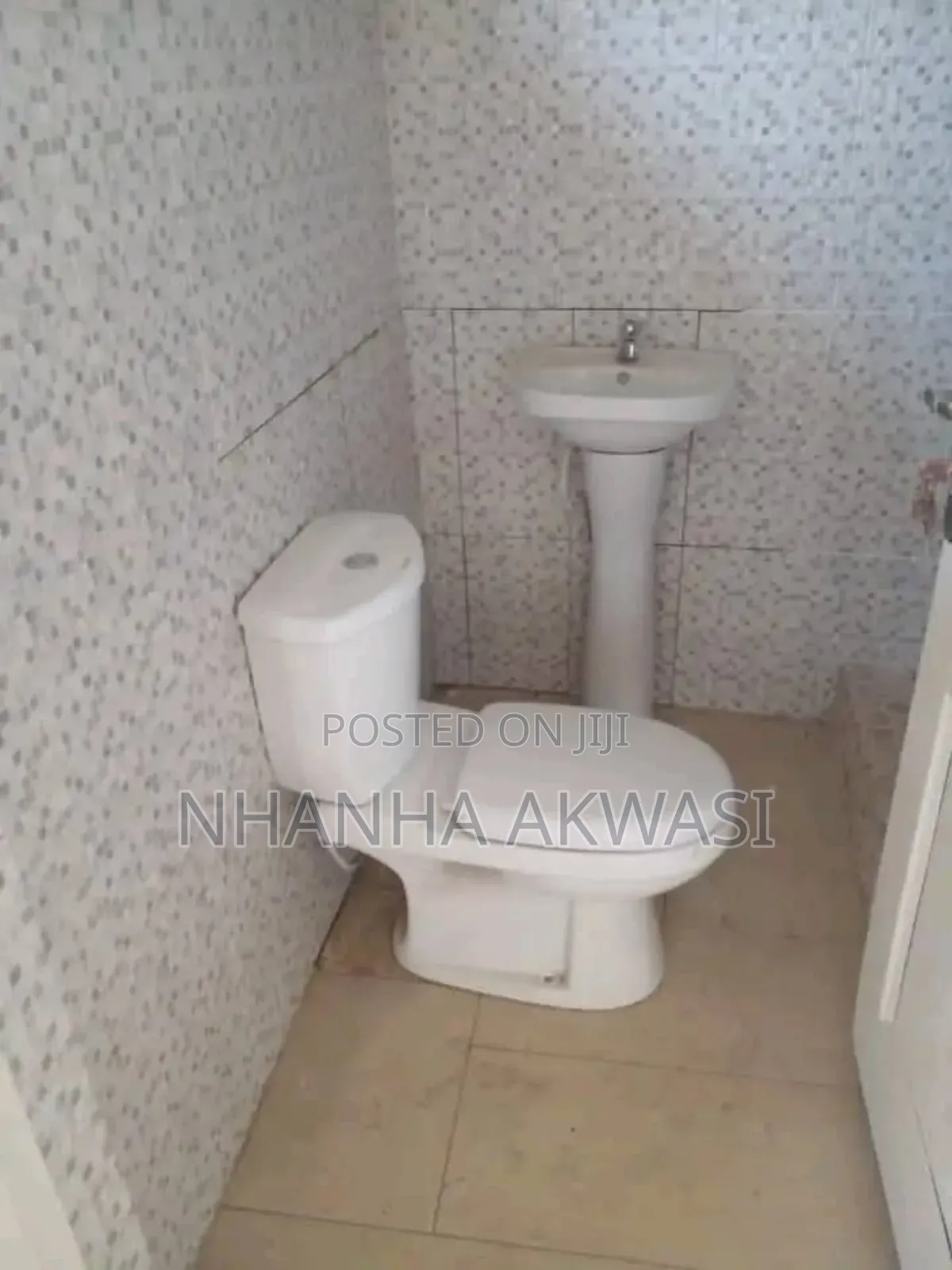 6bdrm House in Sakumono Community13, Tema Metropolitan for sale