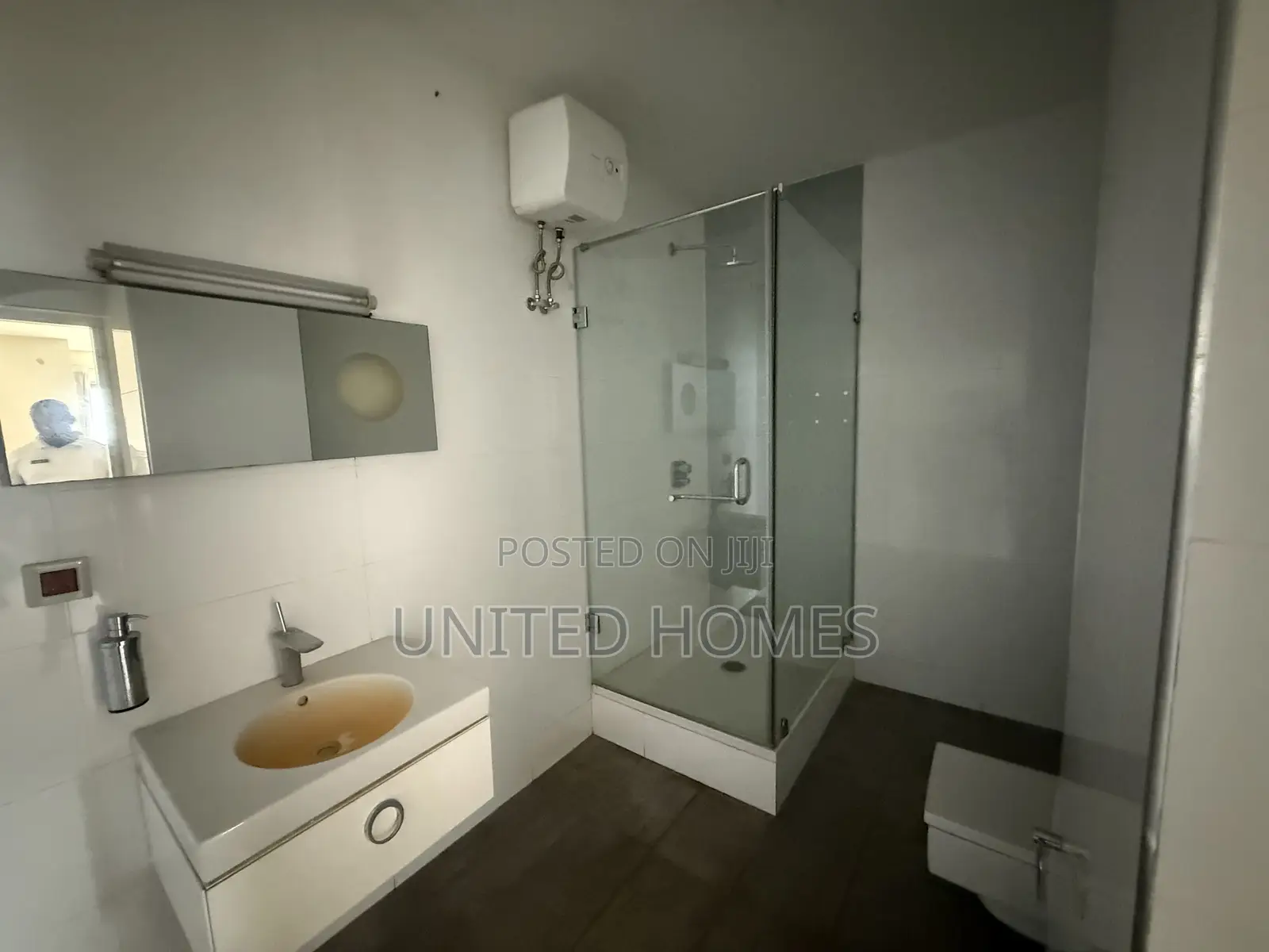 Furnished 3bdrm Penthouse in Ridge for rent