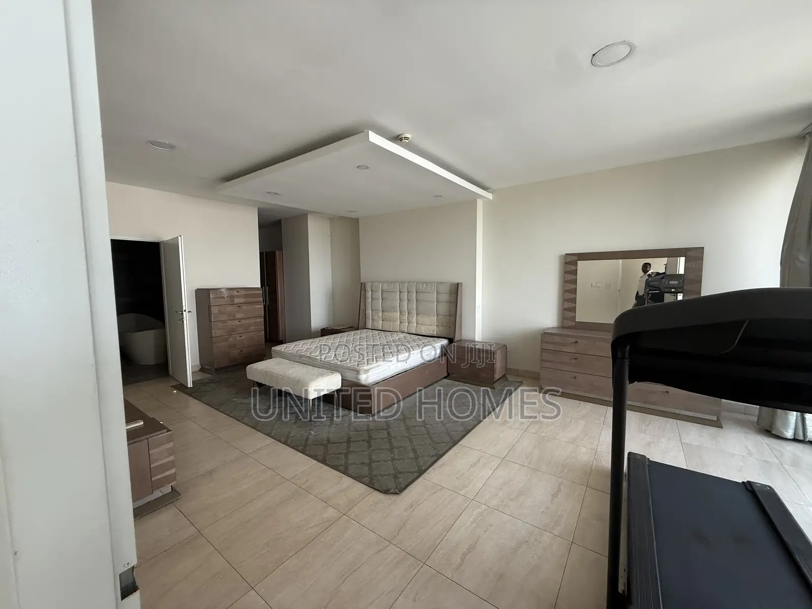 Furnished 3bdrm Penthouse in Ridge for rent