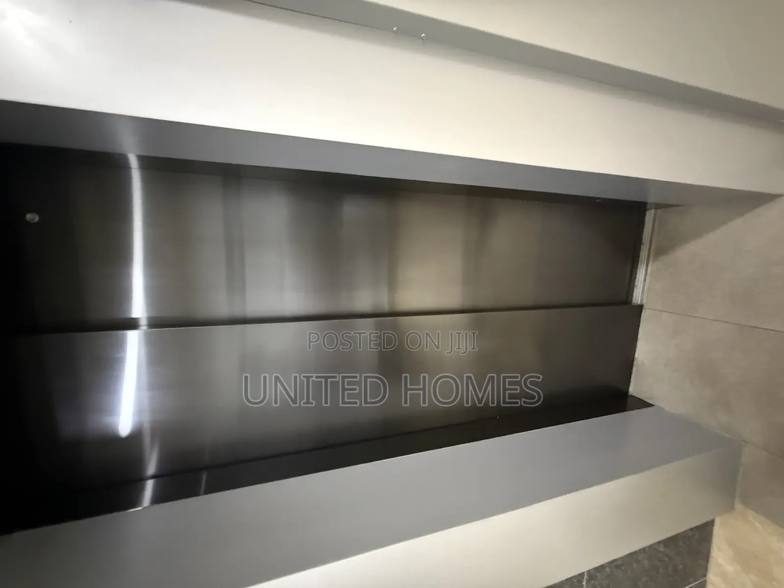 360 Square Meters Office for Rent at Ridge