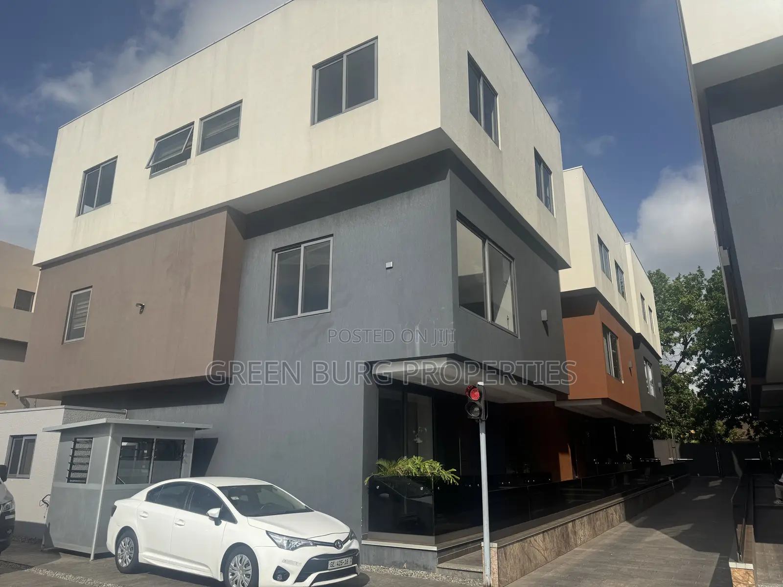 Furnished 5bdrm Townhouse / Terrace in Green, East Legon for rent