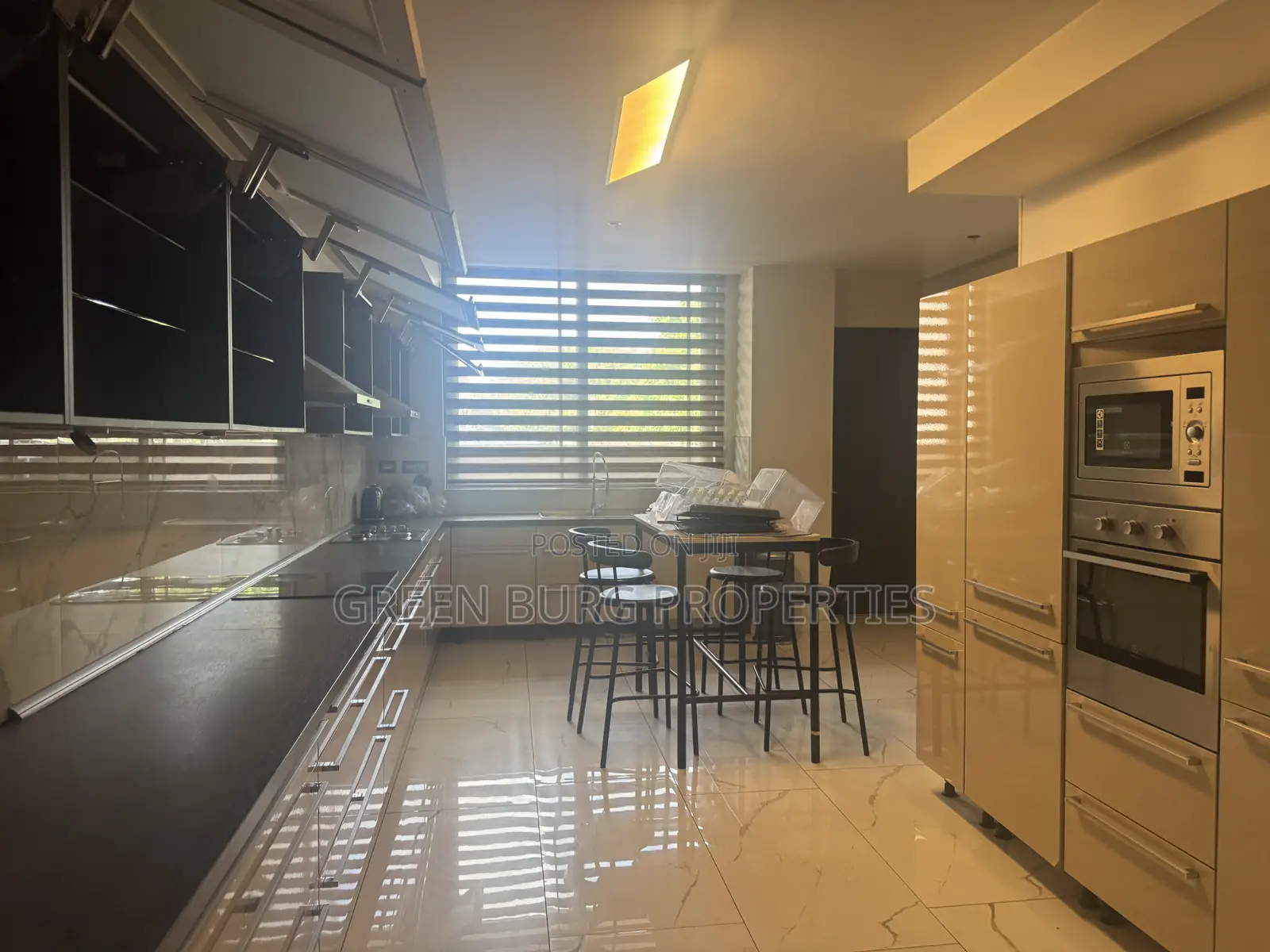 Furnished 5bdrm Townhouse / Terrace in Green, East Legon for rent