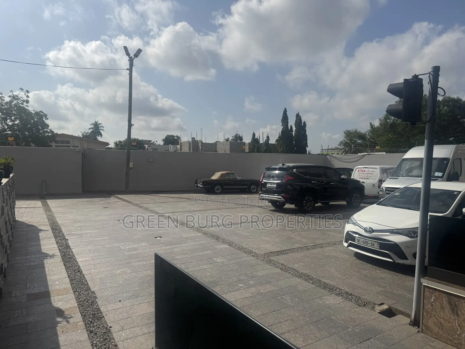 Furnished 5bdrm Townhouse / Terrace in Green, East Legon for rent