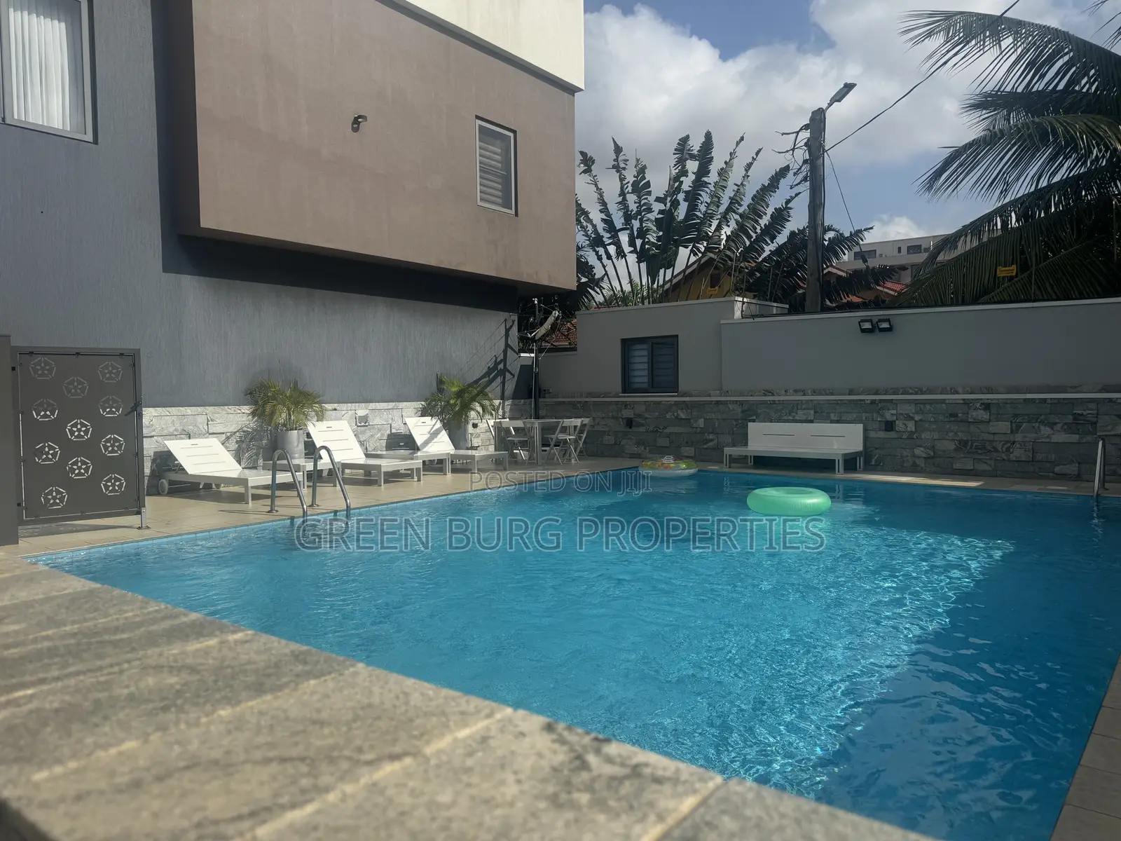 Furnished 5bdrm Townhouse / Terrace in Green, East Legon for rent