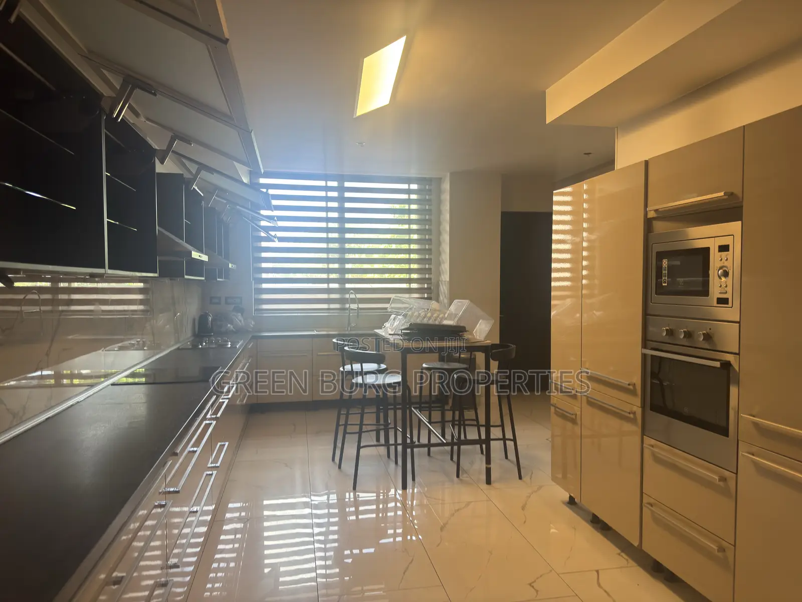 Furnished 5bdrm Townhouse / Terrace in Green, East Legon for rent