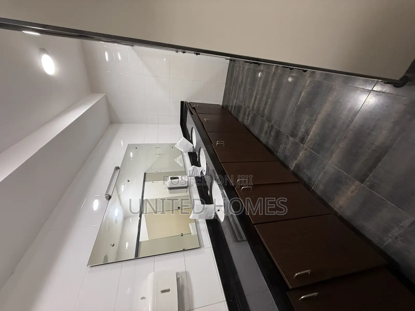 360 Square Meters Office for Rent at Ridge