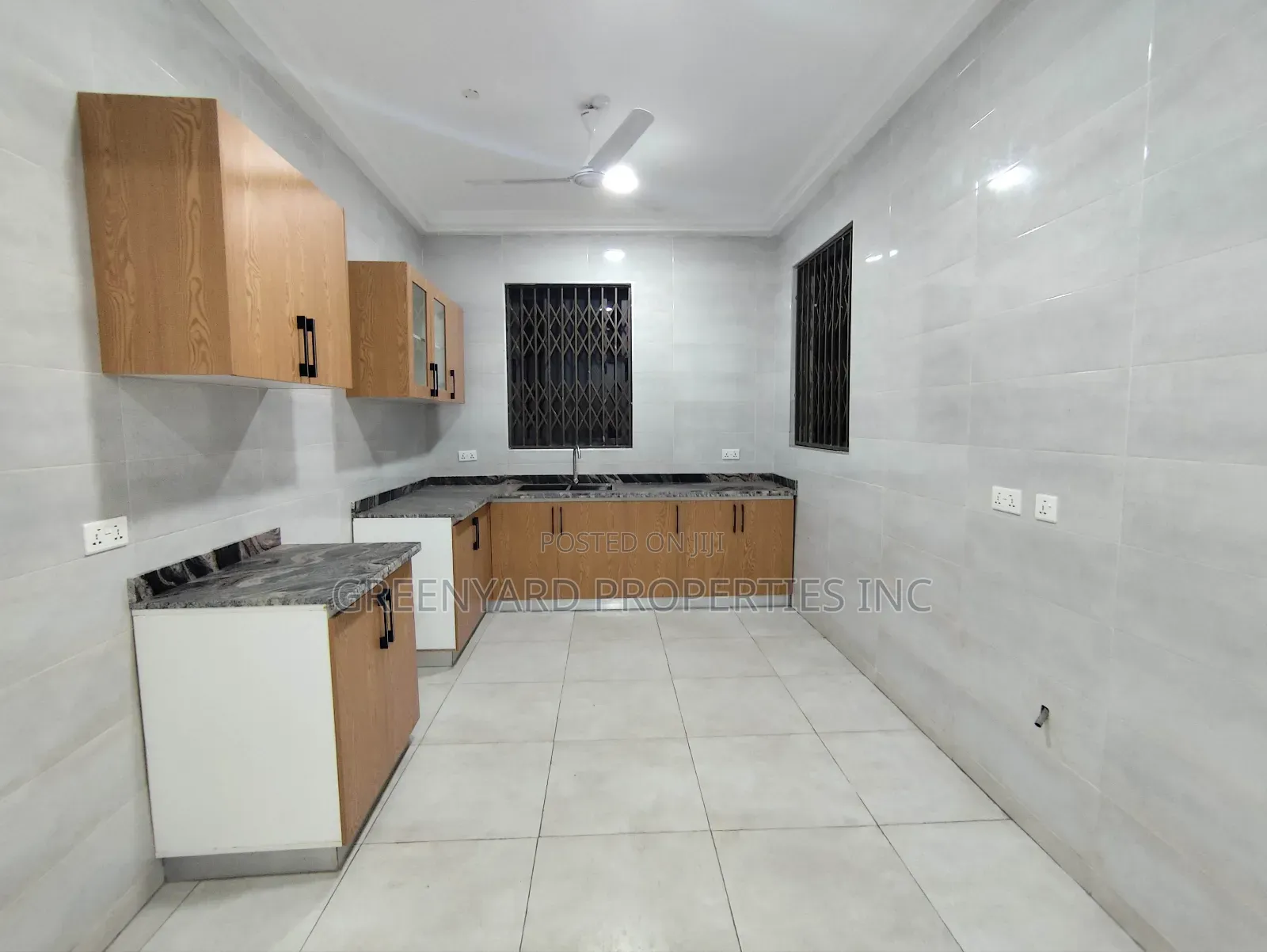3bdrm Apartment in American House, East Legon for rent