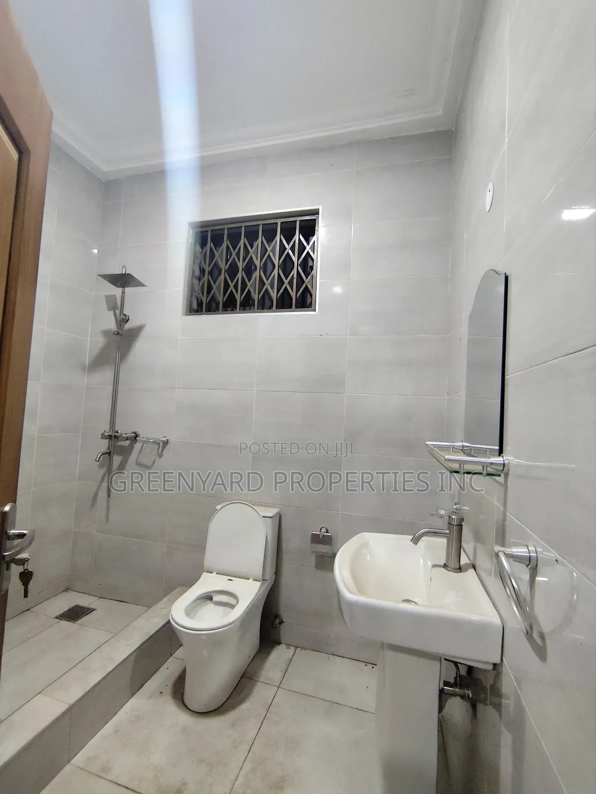 3bdrm Apartment in American House, East Legon for rent