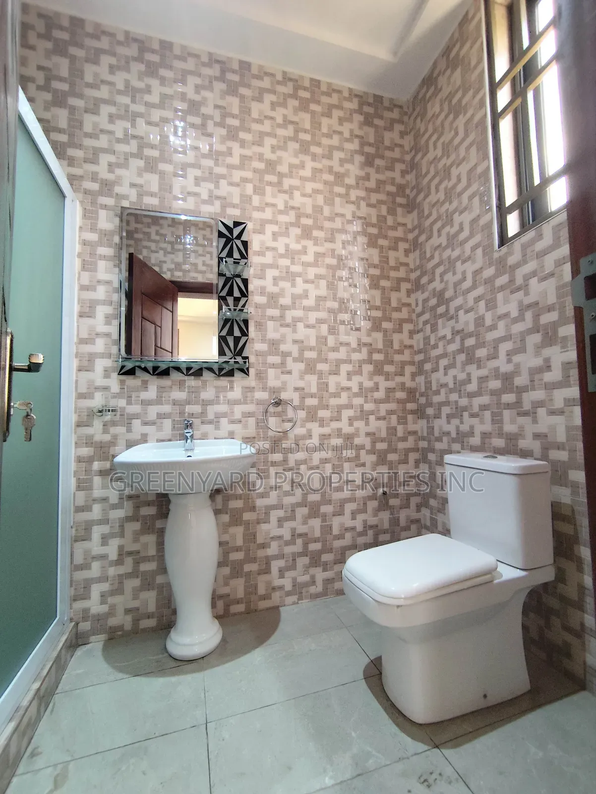 1bdrm Townhouse / Terrace in Adjiringanor, East Legon for rent