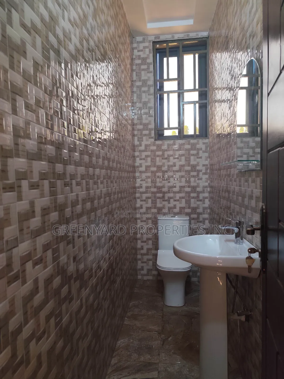 1bdrm Townhouse / Terrace in Adjiringanor, East Legon for rent