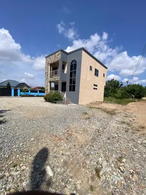 5bdrm Maisonette in Amasaman for sale