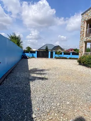 5bdrm Maisonette in Amasaman for sale