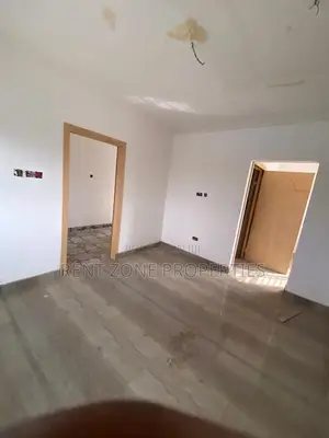 5bdrm Maisonette in Amasaman for sale