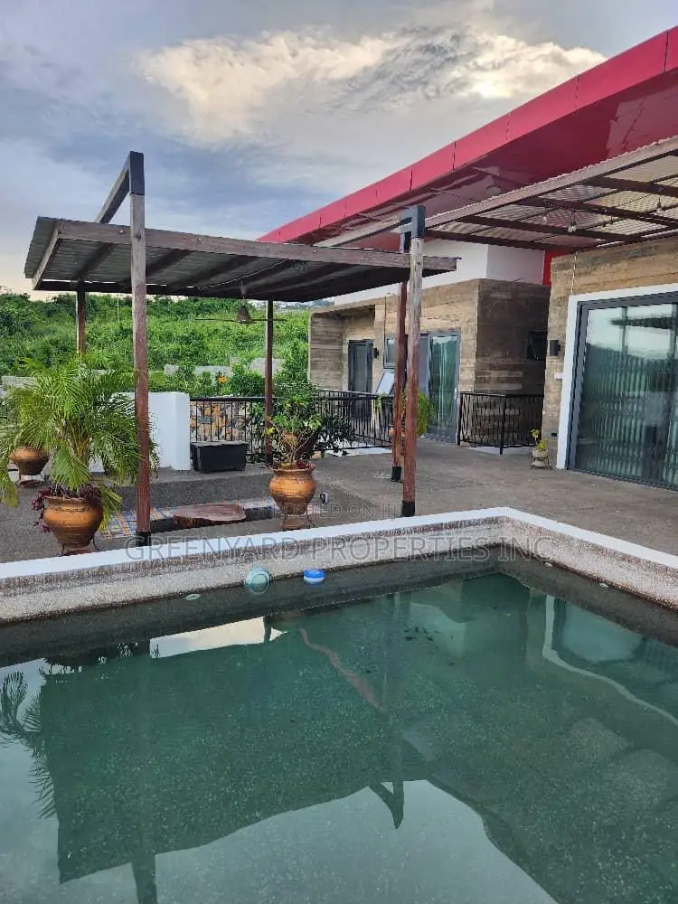 Furnished 8bdrm Mansion in Mountains, Aburi for sale