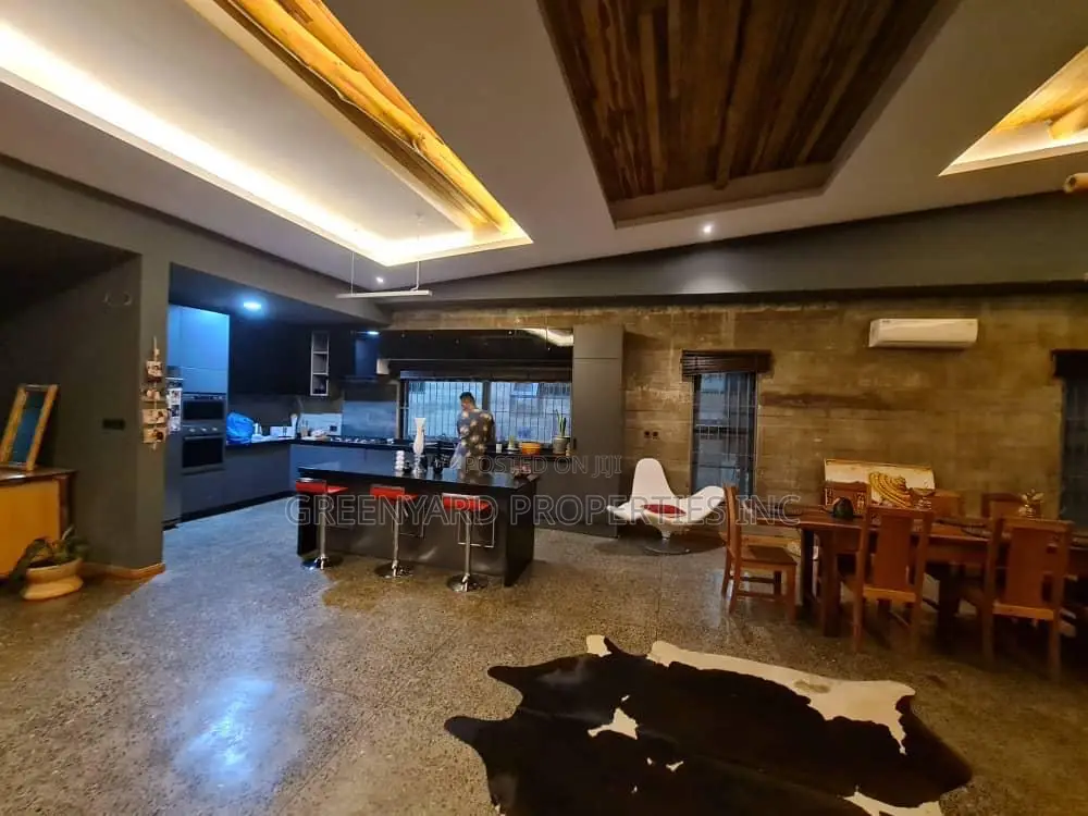 Furnished 8bdrm Mansion in Mountains, Aburi for sale