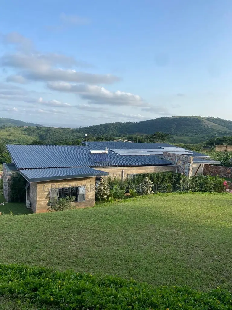 Furnished 8bdrm Mansion in Mountains, Aburi for sale