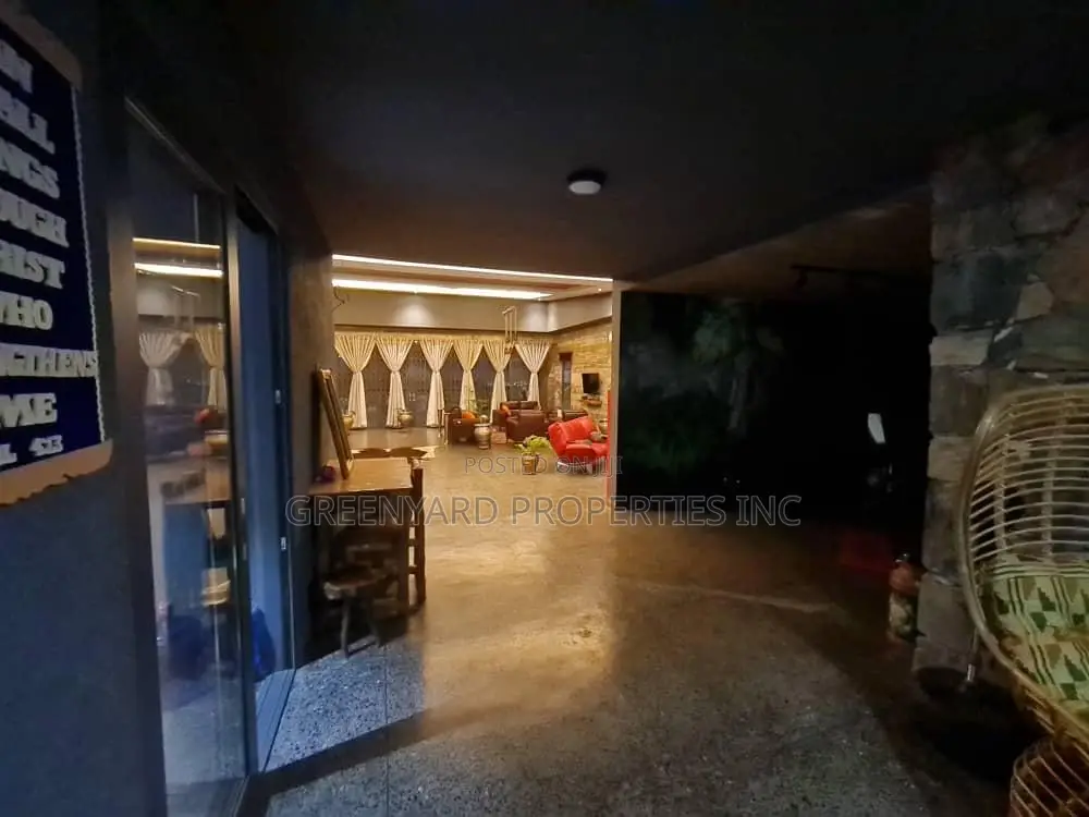 Furnished 8bdrm Mansion in Mountains, Aburi for sale