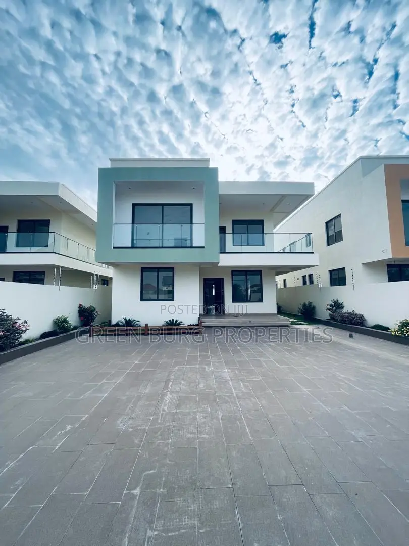 4bdrm House in Green, East Legon for sale