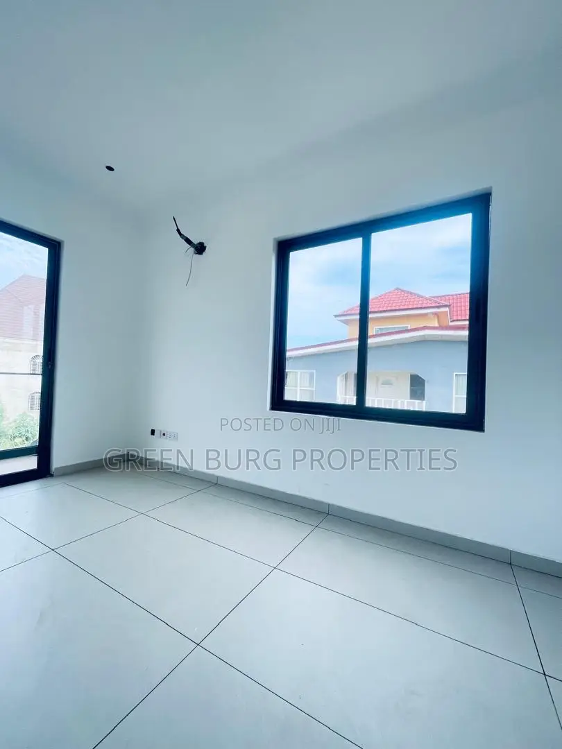 4bdrm House in Green, East Legon for sale