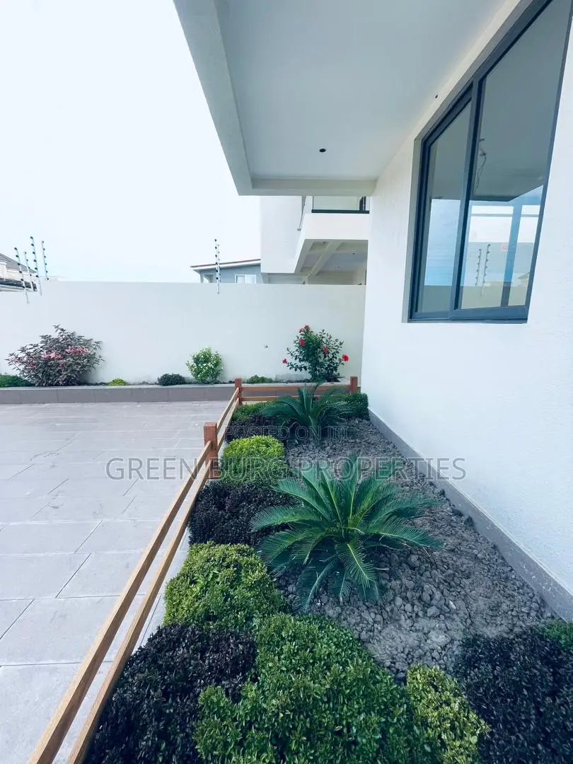 4bdrm House in Green, East Legon for sale
