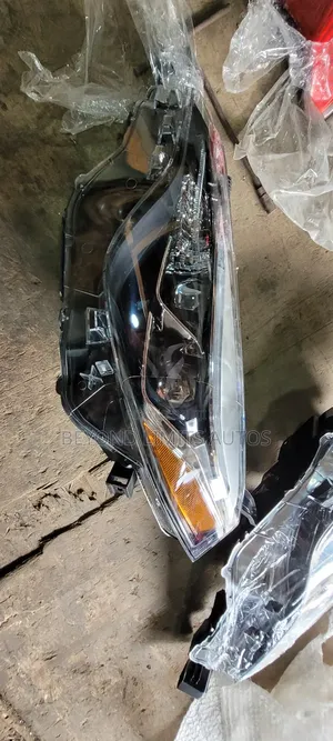 Toyota Corolla 2017,2018,2019 Headlight/Headlamp