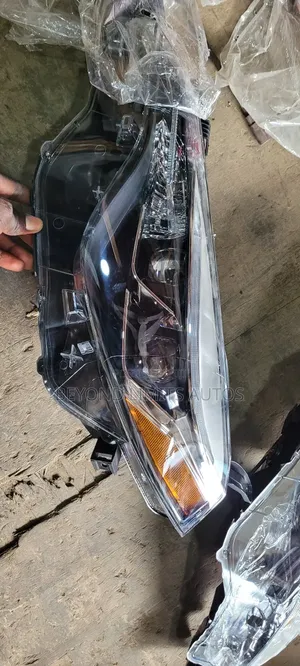 Toyota Corolla 2017,2018,2019 Headlight/Headlamp